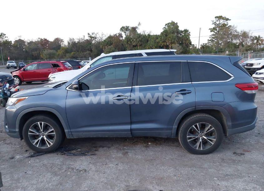 Photo 14 of 2019 Toyota Highlander LE (VIN 5TDZARFH2KS044474)