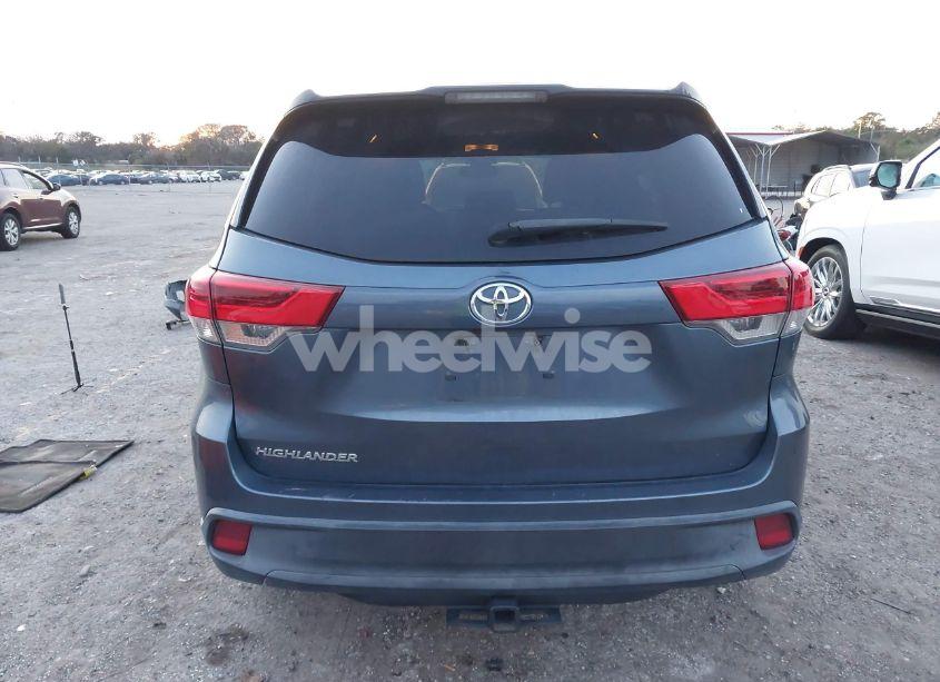 Photo 16 of 2019 Toyota Highlander LE (VIN 5TDZARFH2KS044474)