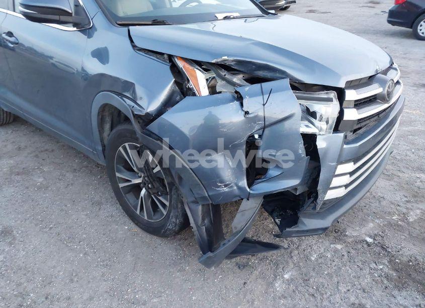 Photo 6 of 2019 Toyota Highlander LE (VIN 5TDZARFH2KS044474)