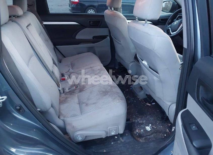 Photo 8 of 2019 Toyota Highlander LE (VIN 5TDZARFH2KS044474)