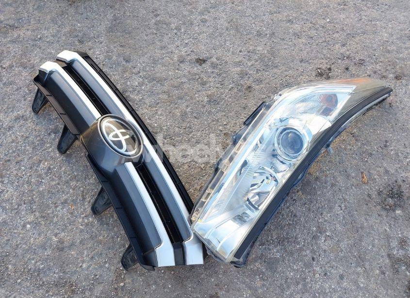 Photo 12 of 2019 Toyota Highlander LE (VIN 5TDZARFH2KS050579)