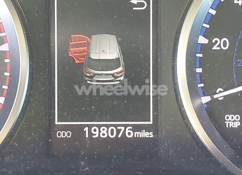 Photo 15 of 2017 Toyota Highlander LE (VIN 5TDZARFH3HS025635)