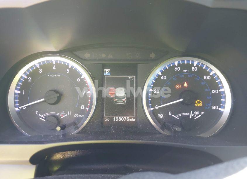 Photo 7 of 2017 Toyota Highlander LE (VIN 5TDZARFH3HS025635)