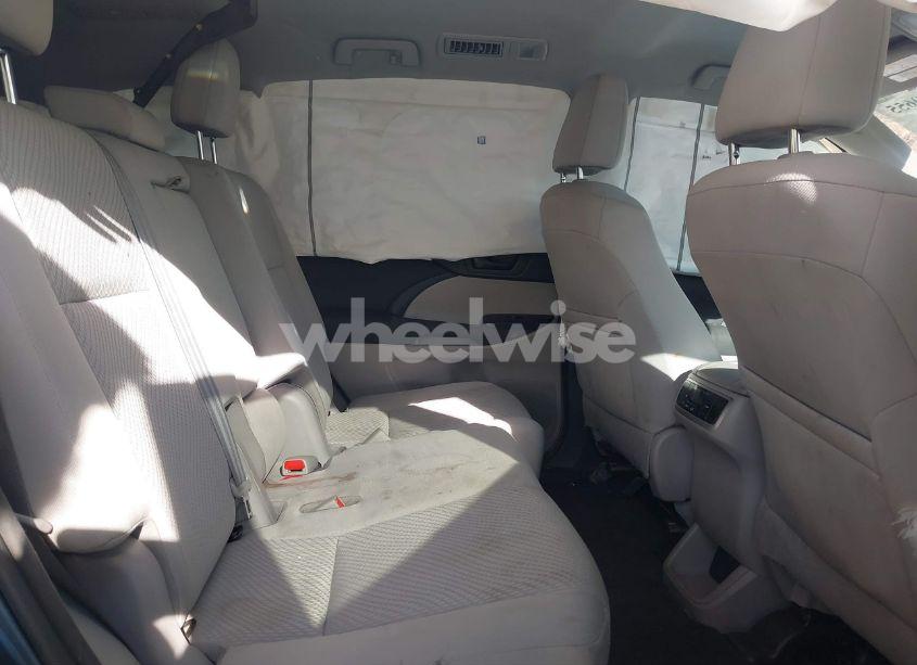 Photo 8 of 2017 Toyota Highlander LE (VIN 5TDZARFH4HS023814)