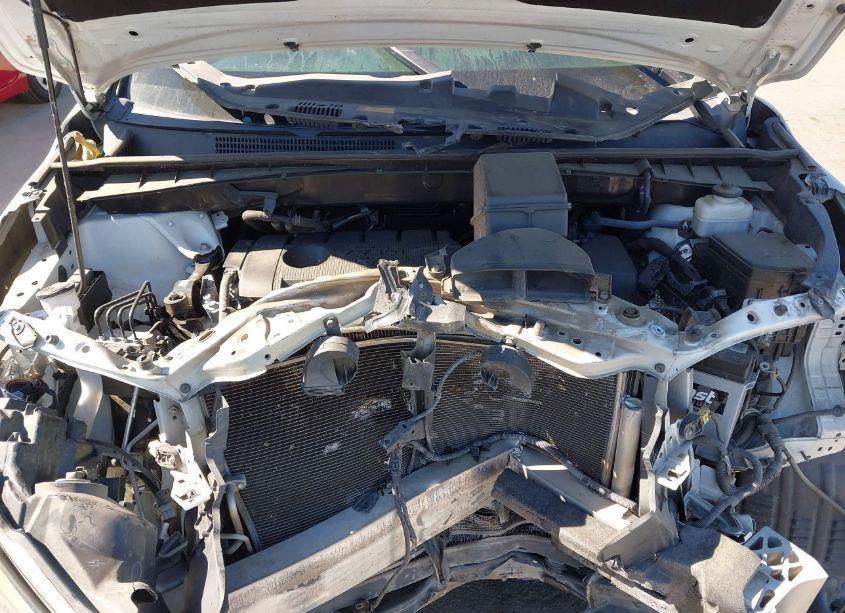 Photo 10 of 2018 Toyota Highlander LE (VIN 5TDZARFH4JS041591)