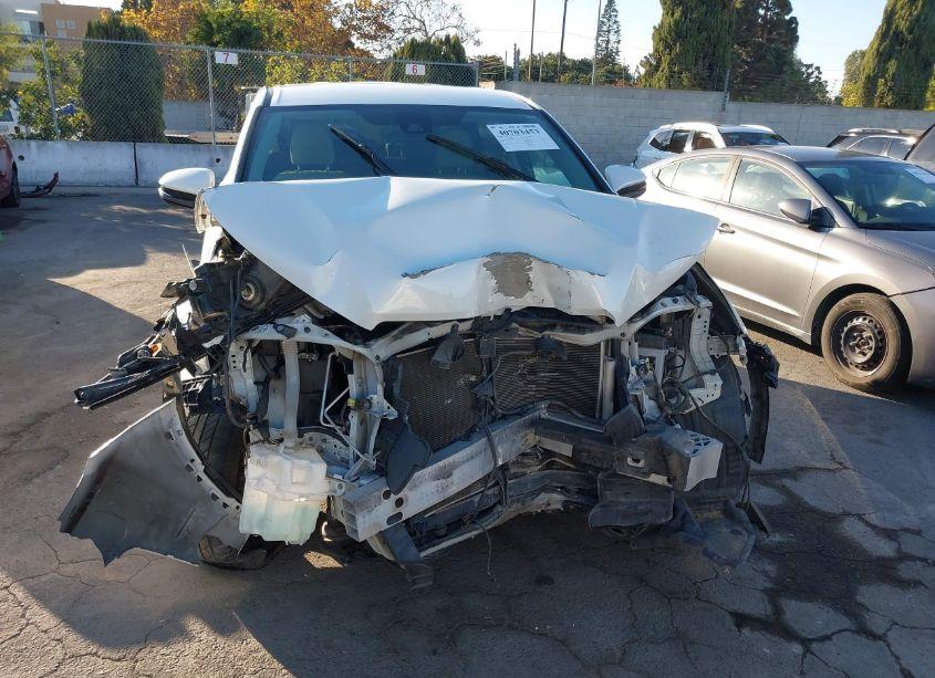 Photo 12 of 2018 Toyota Highlander LE (VIN 5TDZARFH4JS041591)