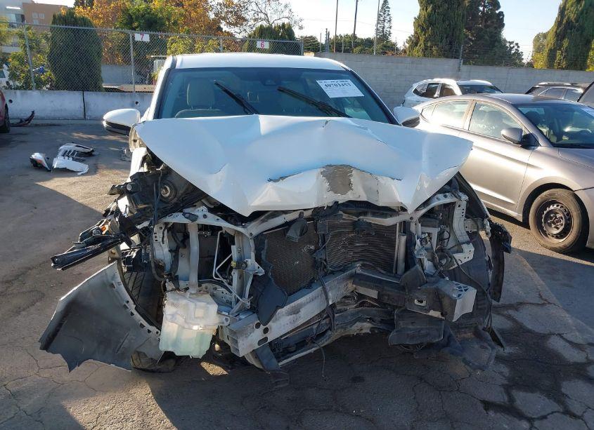 Photo 6 of 2018 Toyota Highlander LE (VIN 5TDZARFH4JS041591)