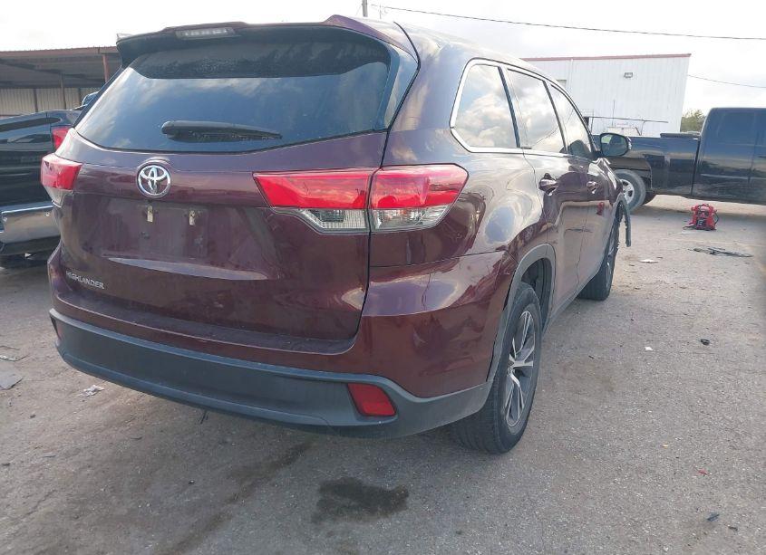 Photo 4 of 2019 Toyota Highlander LE (VIN 5TDZARFH4KS056853)