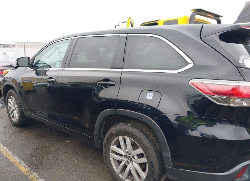 Photo 14 of 2016 Toyota Highlander LE (VIN 5TDZARFH5GS019348)