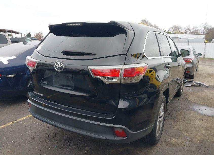 Photo 4 of 2016 Toyota Highlander LE (VIN 5TDZARFH5GS019348)