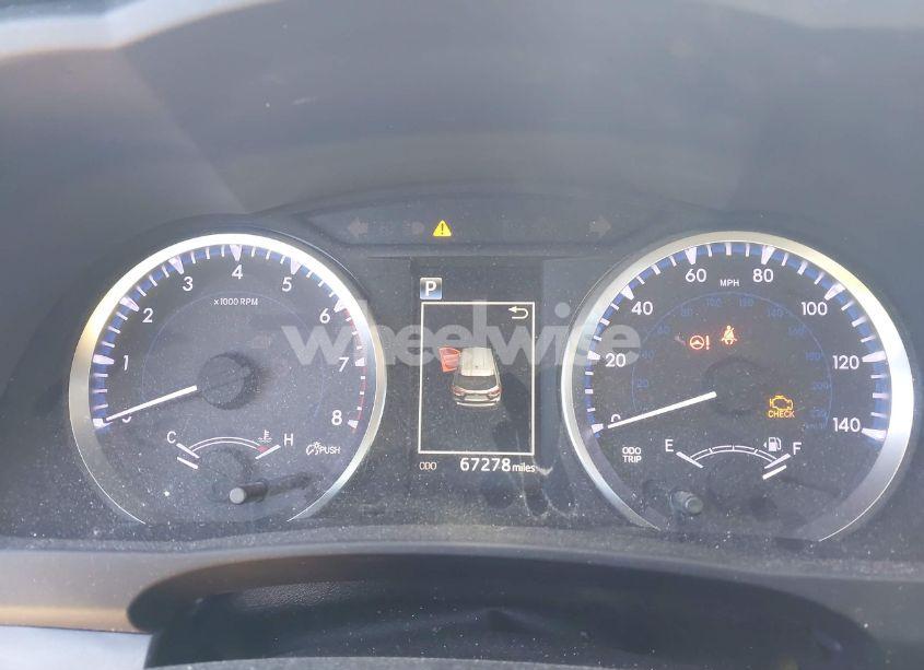 Photo 7 of 2018 Toyota Highlander LE (VIN 5TDZARFH5JS038487)