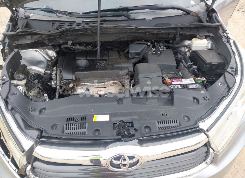 Photo 10 of 2016 Toyota Highlander LE (VIN 5TDZARFH6GS021397)