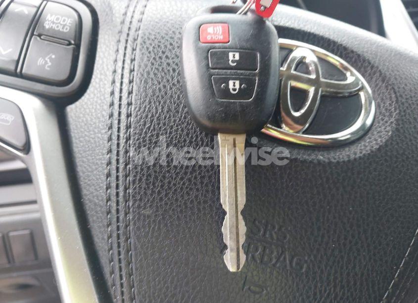 Photo 11 of 2016 Toyota Highlander LE (VIN 5TDZARFH6GS021397)