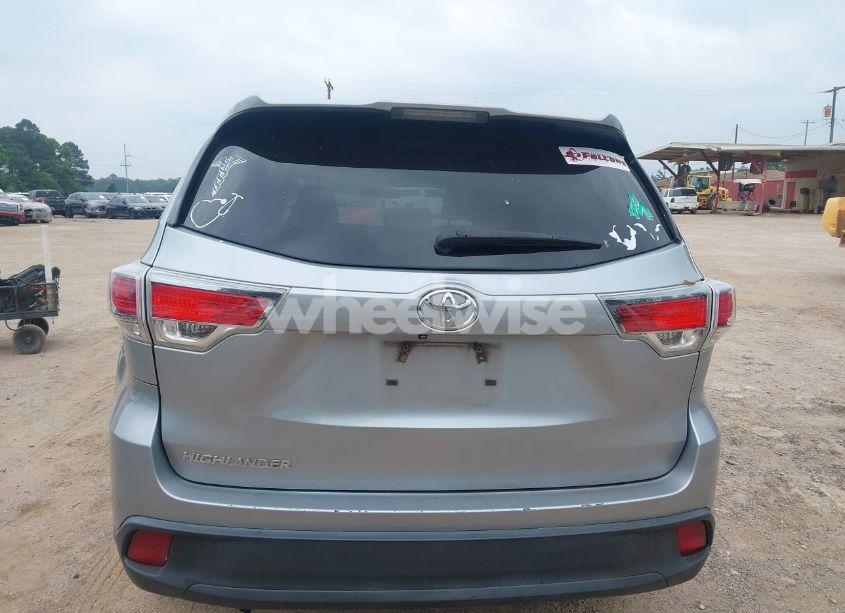 Photo 16 of 2016 Toyota Highlander LE (VIN 5TDZARFH6GS021397)