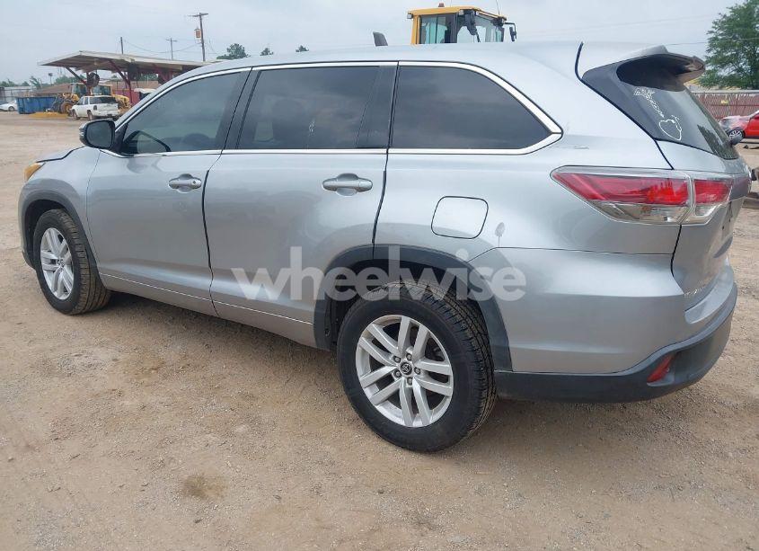 Photo 3 of 2016 Toyota Highlander LE (VIN 5TDZARFH6GS021397)