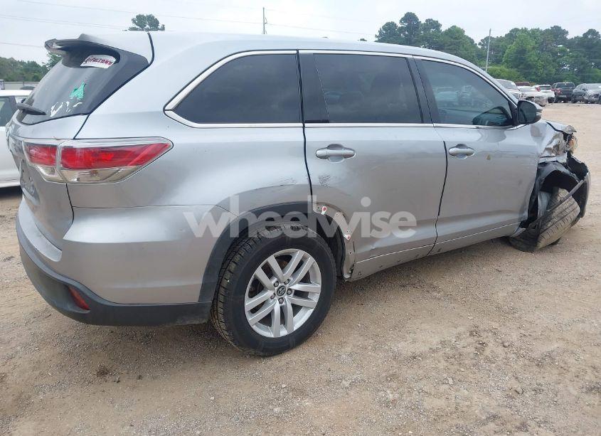 Photo 4 of 2016 Toyota Highlander LE (VIN 5TDZARFH6GS021397)