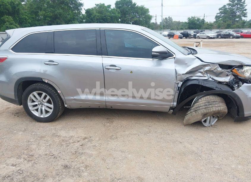Photo 6 of 2016 Toyota Highlander LE (VIN 5TDZARFH6GS021397)