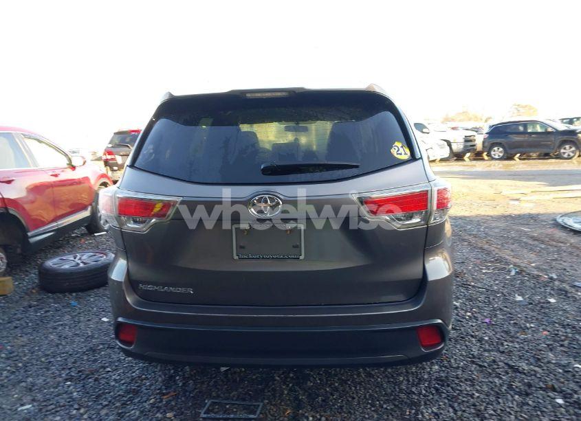 Photo 16 of 2016 Toyota Highlander LE (VIN 5TDZARFH6GS022937)