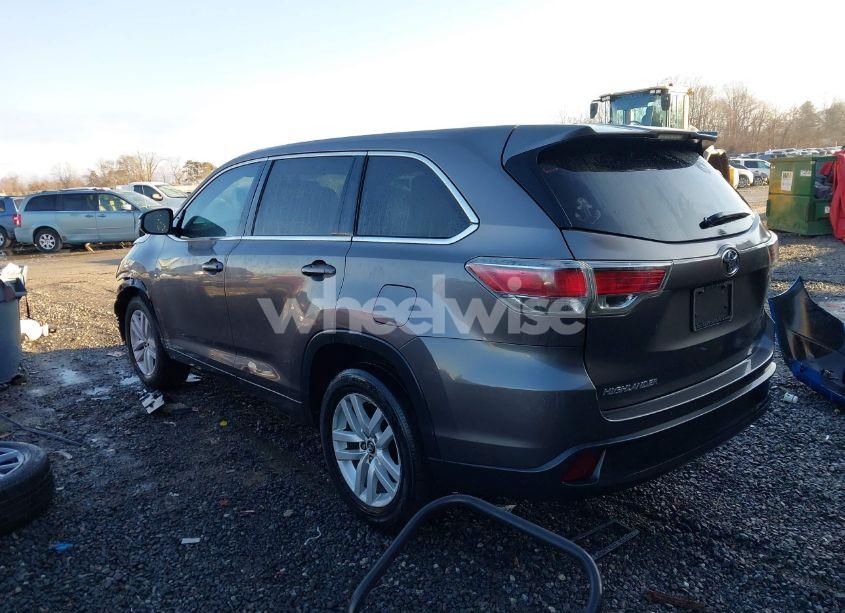 Photo 3 of 2016 Toyota Highlander LE (VIN 5TDZARFH6GS022937)