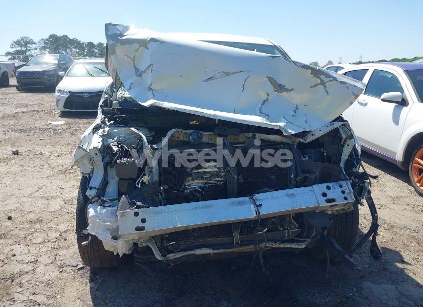 Photo 6 of 2017 Toyota Highlander LE (VIN 5TDZARFH6HS031526)