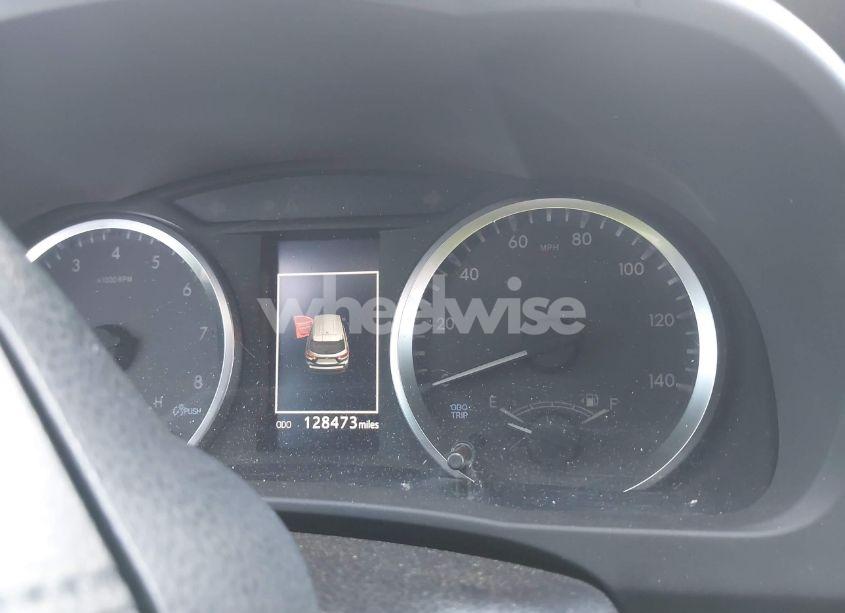 Photo 7 of 2017 Toyota Highlander LE (VIN 5TDZARFH6HS031526)