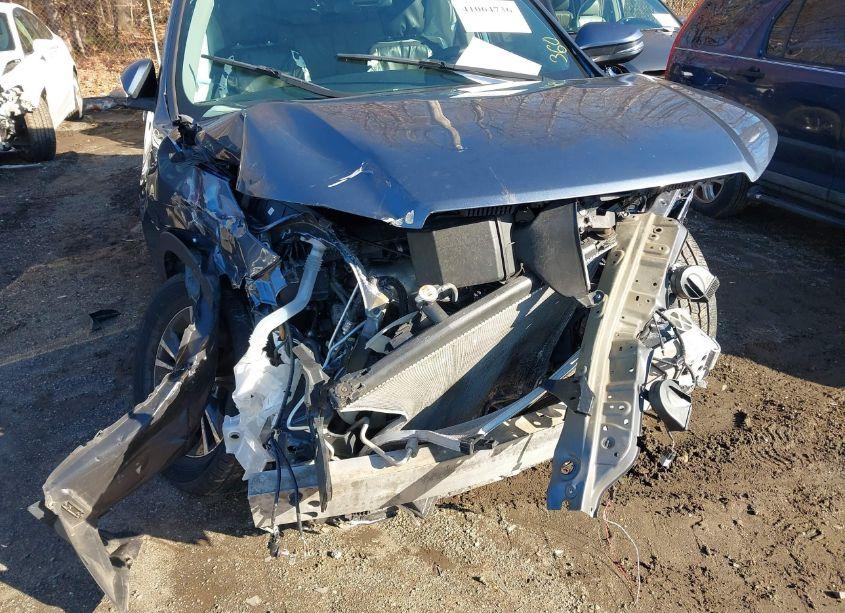 Photo 6 of 2019 Toyota Highlander LE (VIN 5TDZARFH6KS042758)