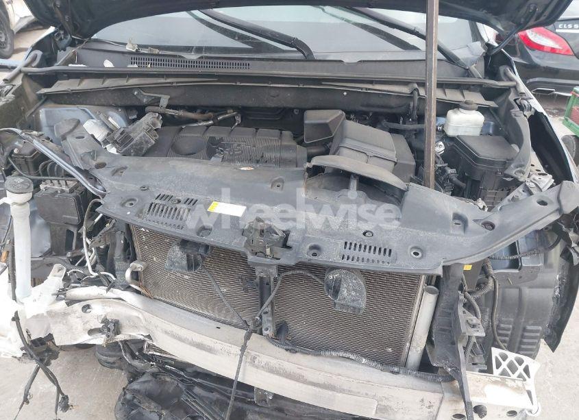 Photo 10 of 2019 Toyota Highlander LE (VIN 5TDZARFH6KS054098)