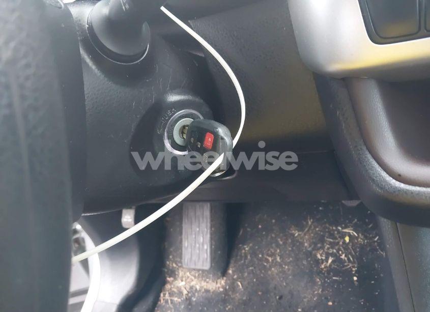 Photo 11 of 2017 Toyota Highlander LE (VIN 5TDZARFH7HS025377)