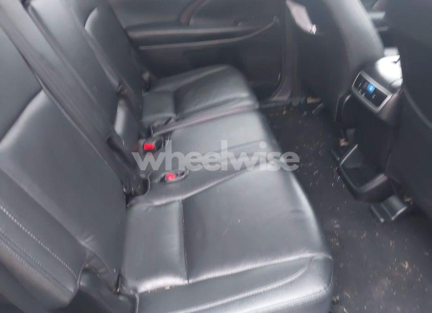 Photo 8 of 2017 Toyota Highlander LE (VIN 5TDZARFH7HS025377)