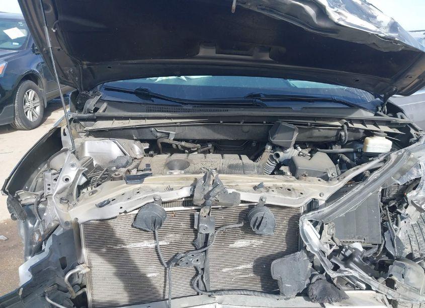 Photo 9 of 2018 Toyota Highlander LE (VIN 5TDZARFH7JS036224)