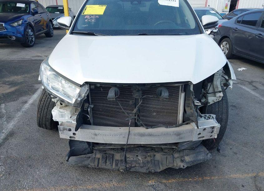 Photo 13 of 2019 Toyota Highlander LE (VIN 5TDZARFH7KS043482)