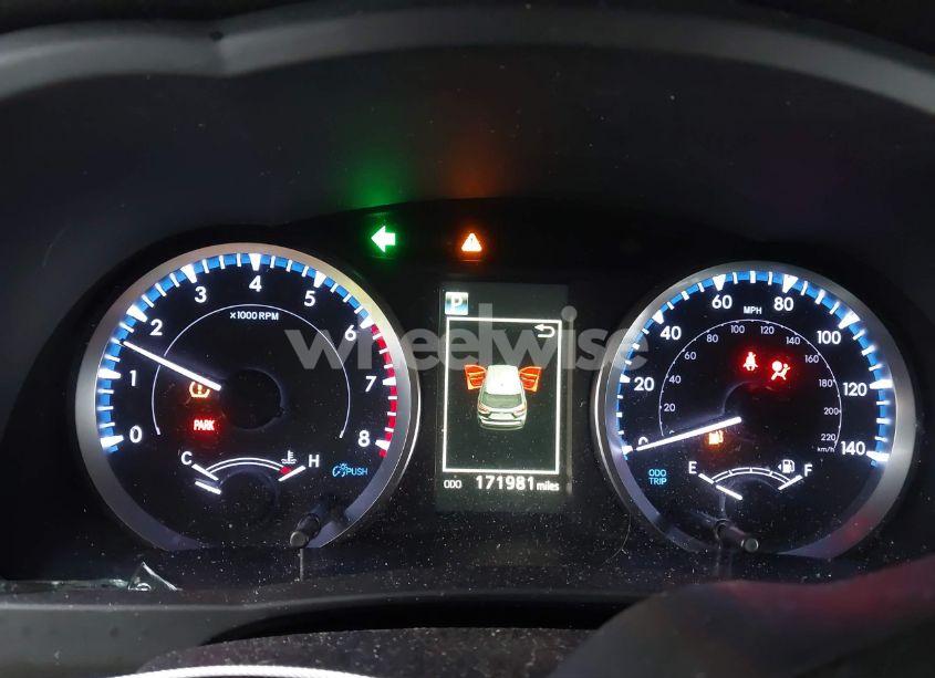 Photo 7 of 2019 Toyota Highlander LE (VIN 5TDZARFH7KS052716)