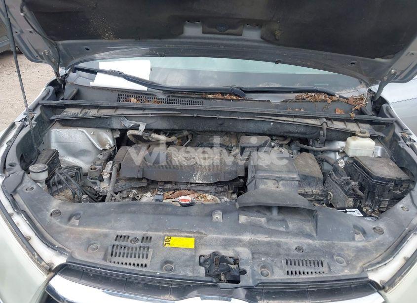 Photo 10 of 2016 Toyota Highlander LE (VIN 5TDZARFH8GS021479)