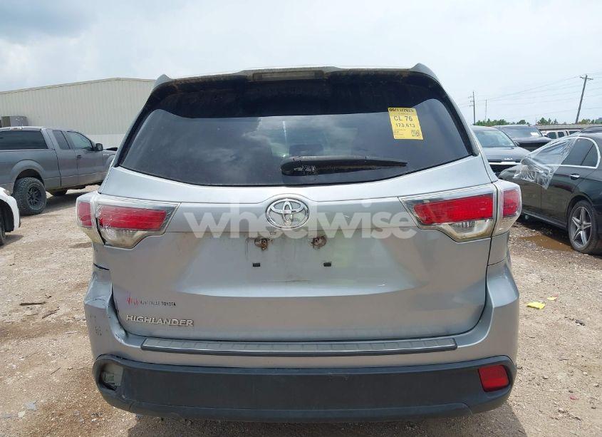 Photo 16 of 2016 Toyota Highlander LE (VIN 5TDZARFH8GS021479)