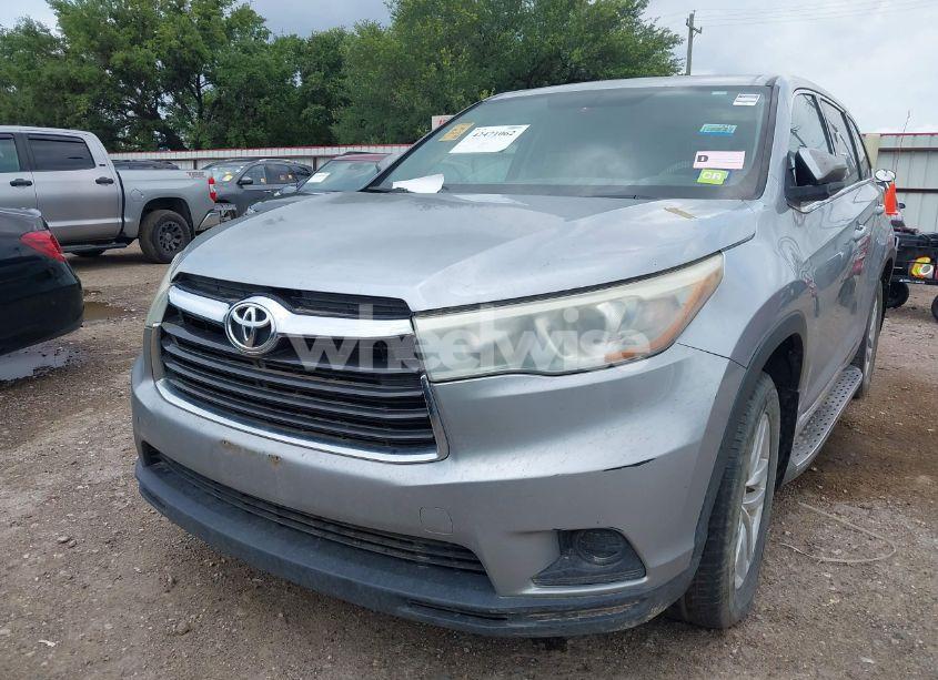 Photo 6 of 2016 Toyota Highlander LE (VIN 5TDZARFH8GS021479)
