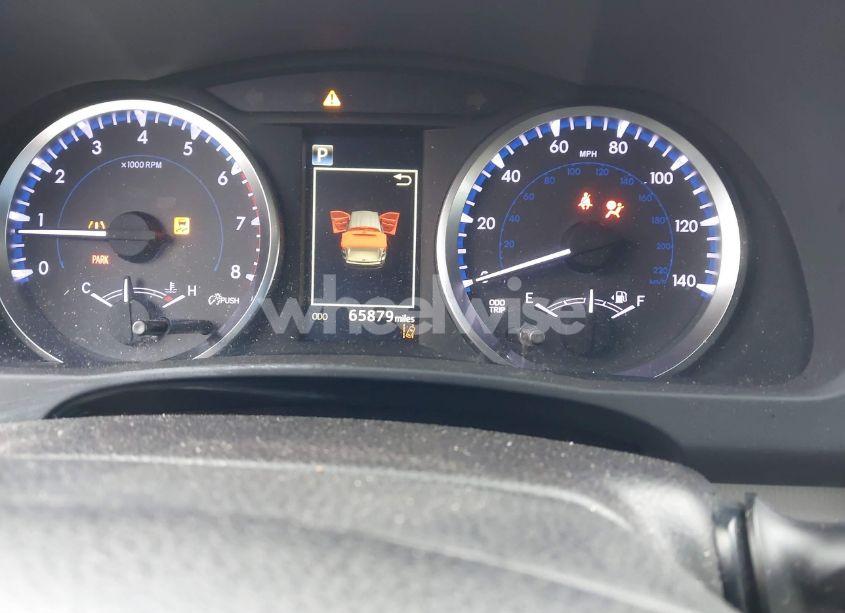Photo 7 of 2018 Toyota Highlander LE (VIN 5TDZARFH8JS039911)