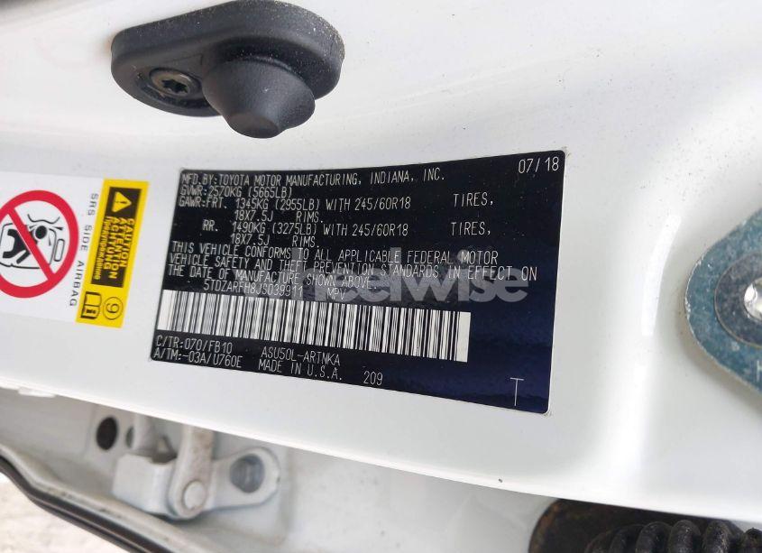 Photo 9 of 2018 Toyota Highlander LE (VIN 5TDZARFH8JS039911)