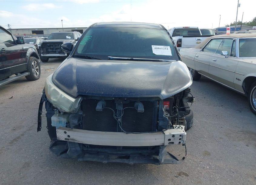 Photo 13 of 2015 Toyota Highlander LE (VIN 5TDZARFH9FS016239)