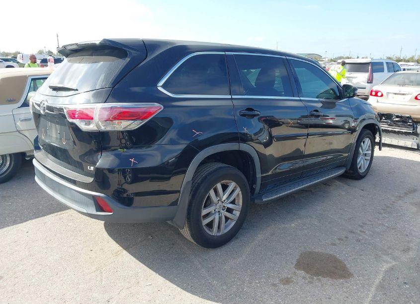 Photo 4 of 2015 Toyota Highlander LE (VIN 5TDZARFH9FS016239)
