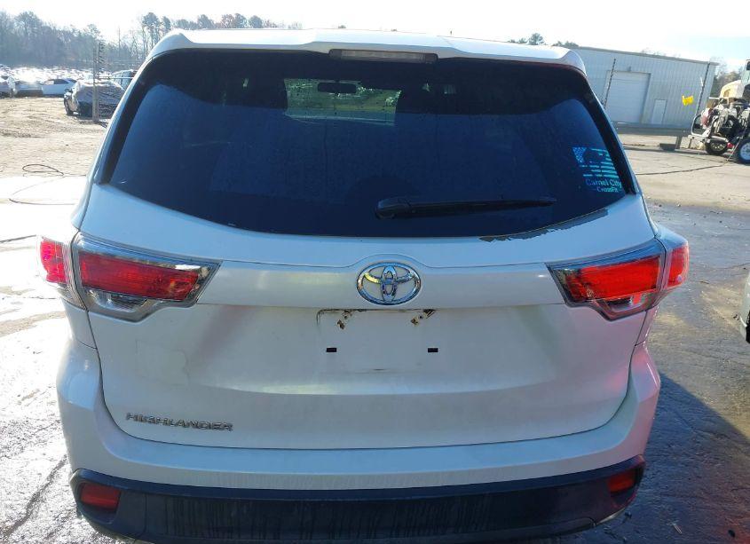 Photo 17 of 2016 Toyota Highlander LE (VIN 5TDZARFH9GS018591)