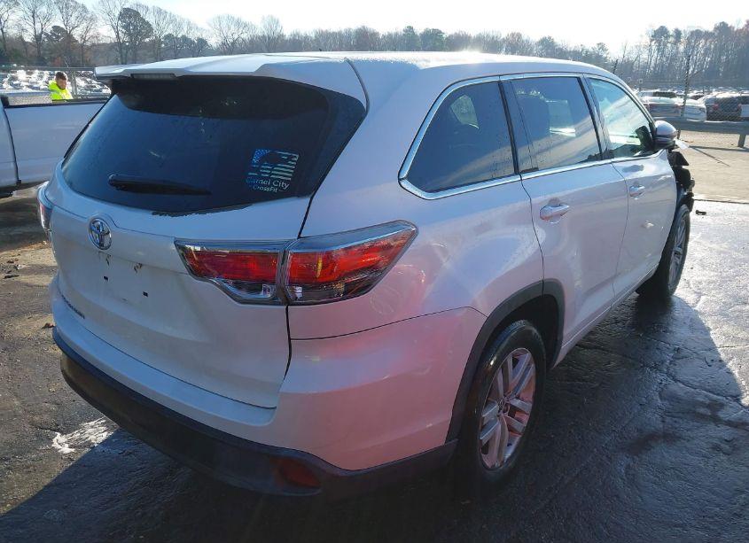 Photo 4 of 2016 Toyota Highlander LE (VIN 5TDZARFH9GS018591)