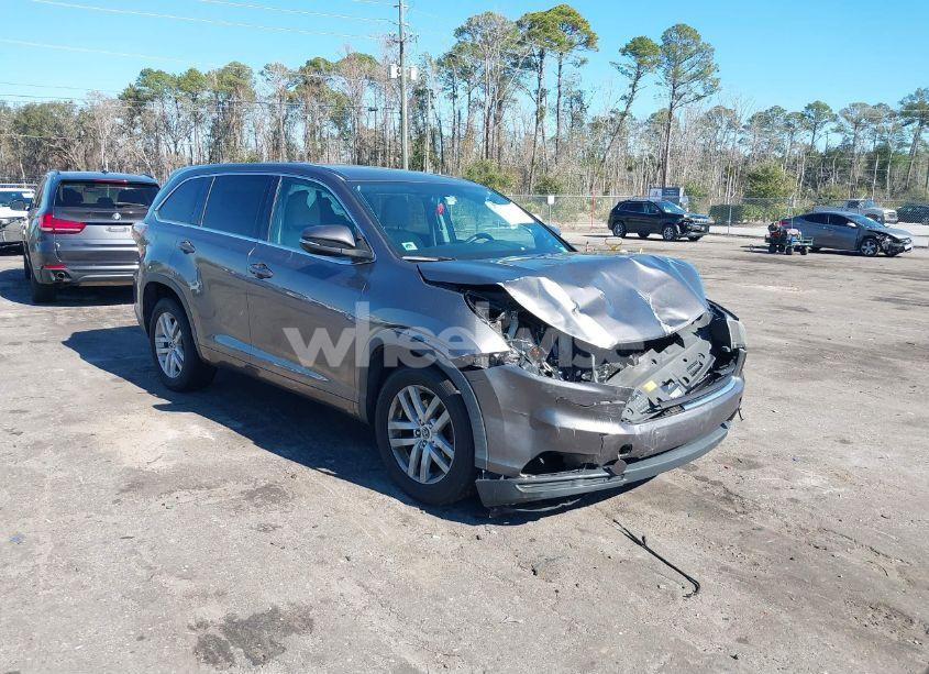 2016 Toyota Highlander LE (VIN 5TDZARFH9GS022995) main photo