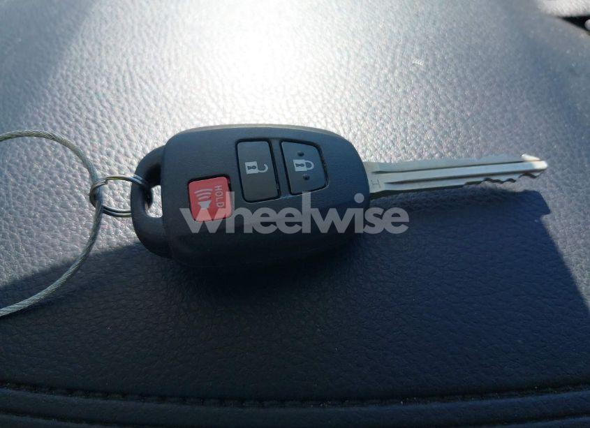 Photo 11 of 2016 Toyota Highlander LE (VIN 5TDZARFH9GS022995)