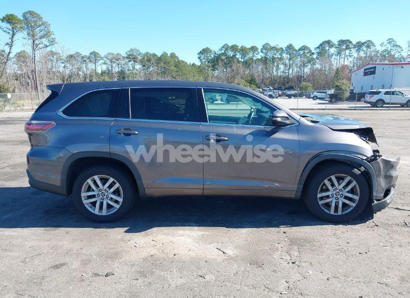 Photo 13 of 2016 Toyota Highlander LE (VIN 5TDZARFH9GS022995)