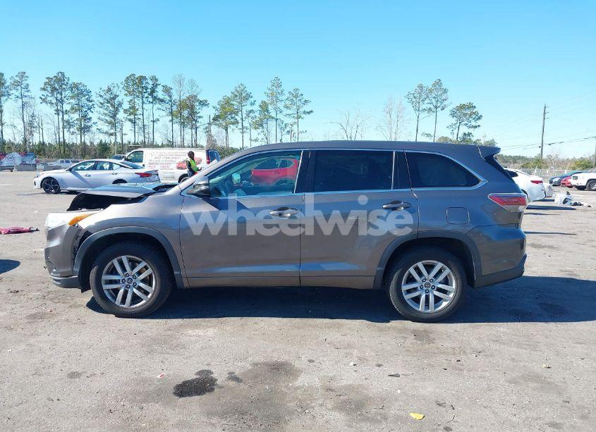 Photo 14 of 2016 Toyota Highlander LE (VIN 5TDZARFH9GS022995)