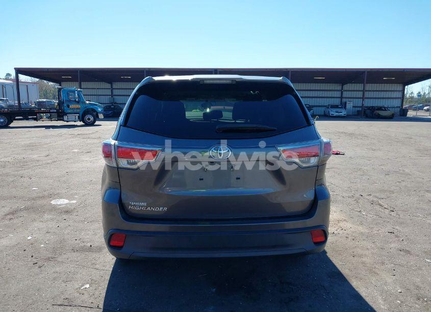 Photo 16 of 2016 Toyota Highlander LE (VIN 5TDZARFH9GS022995)