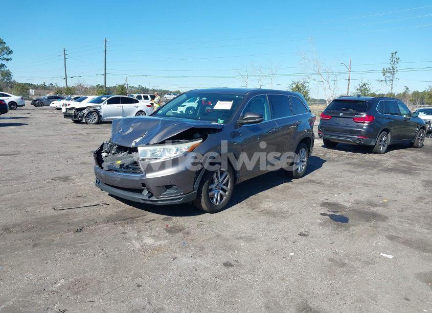 Photo 2 of 2016 Toyota Highlander LE (VIN 5TDZARFH9GS022995)