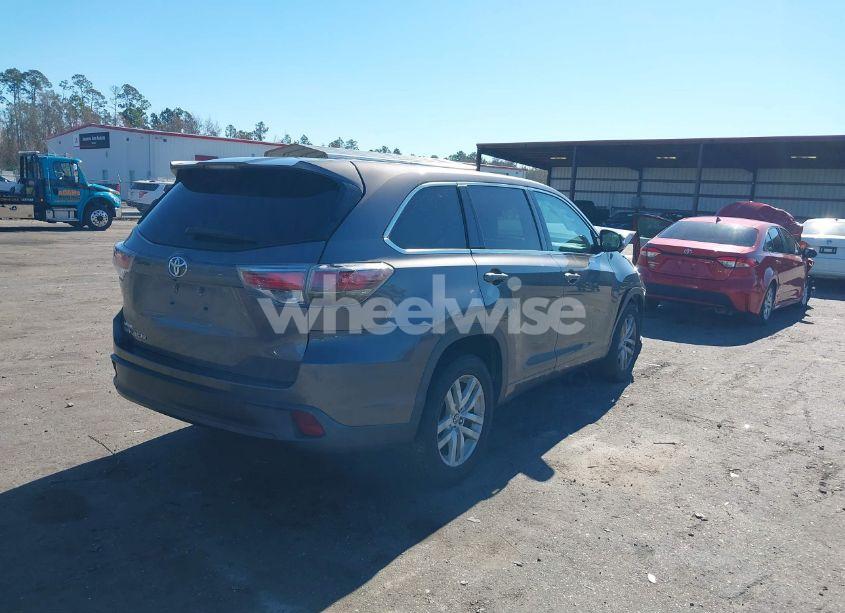 Photo 4 of 2016 Toyota Highlander LE (VIN 5TDZARFH9GS022995)