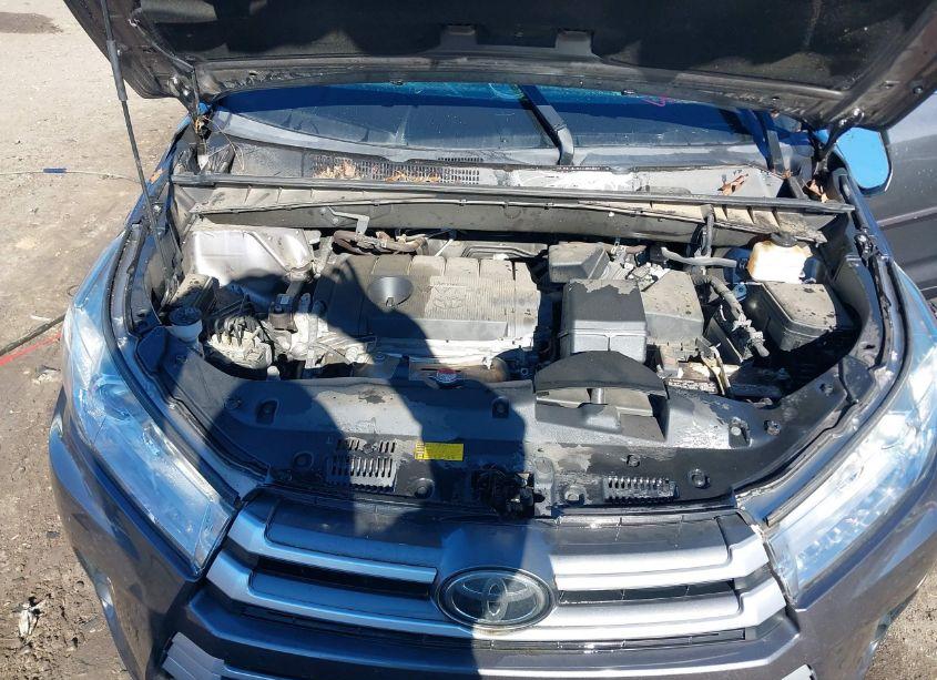 Photo 10 of 2017 Toyota Highlander LE (VIN 5TDZARFH9HS028412)