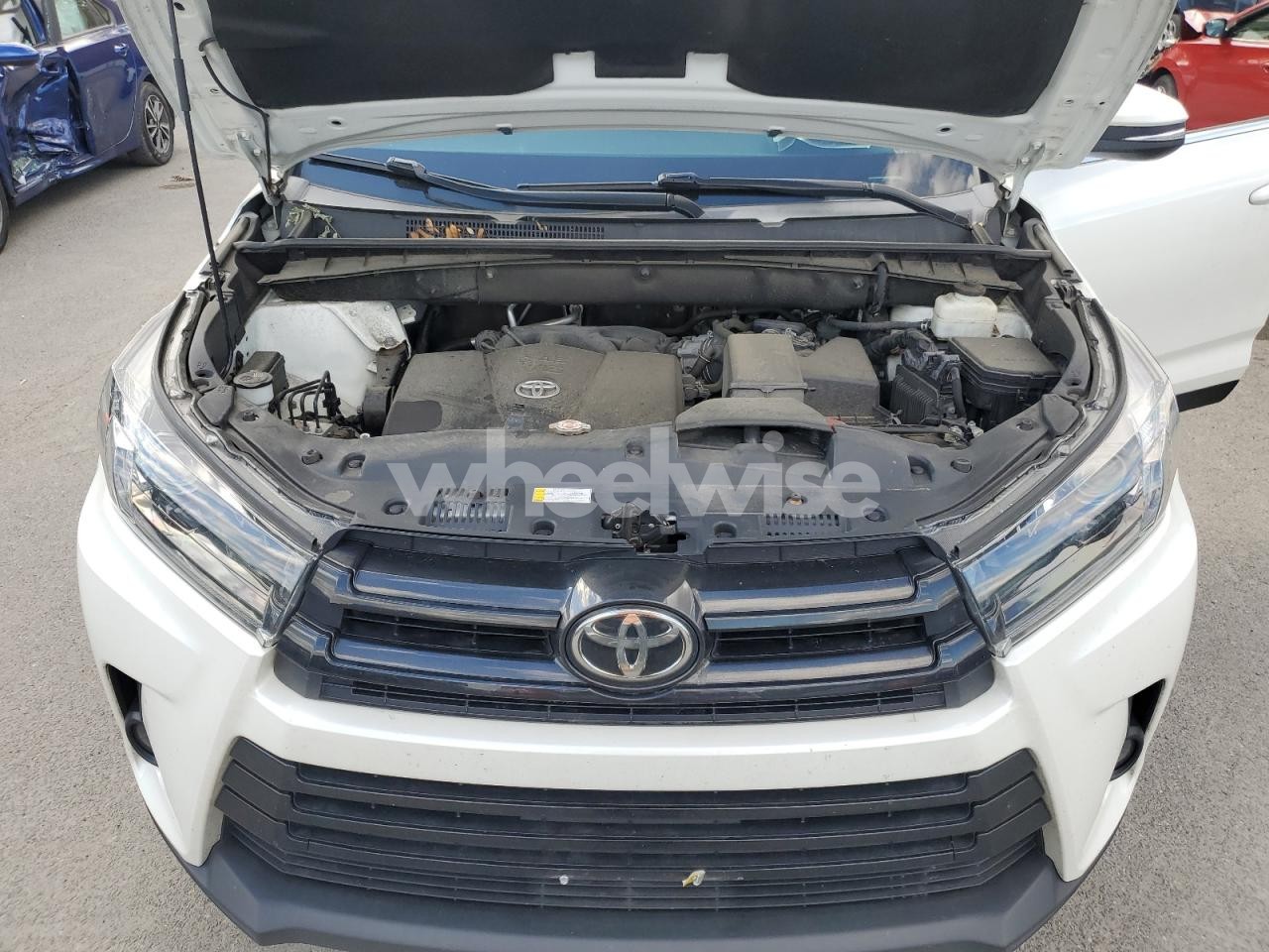 Photo 12 of 2019 TOYOTA HIGHLANDER SE N/A (VIN 5TDZARFH9JS041490)